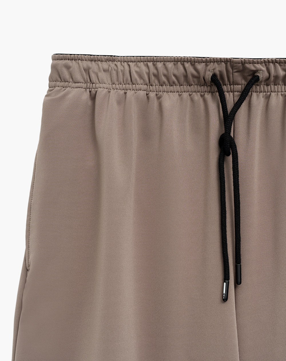 Pantaloneta deportiva antibacterial café hombre