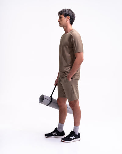 Pantaloneta deportiva antibacterial café hombre