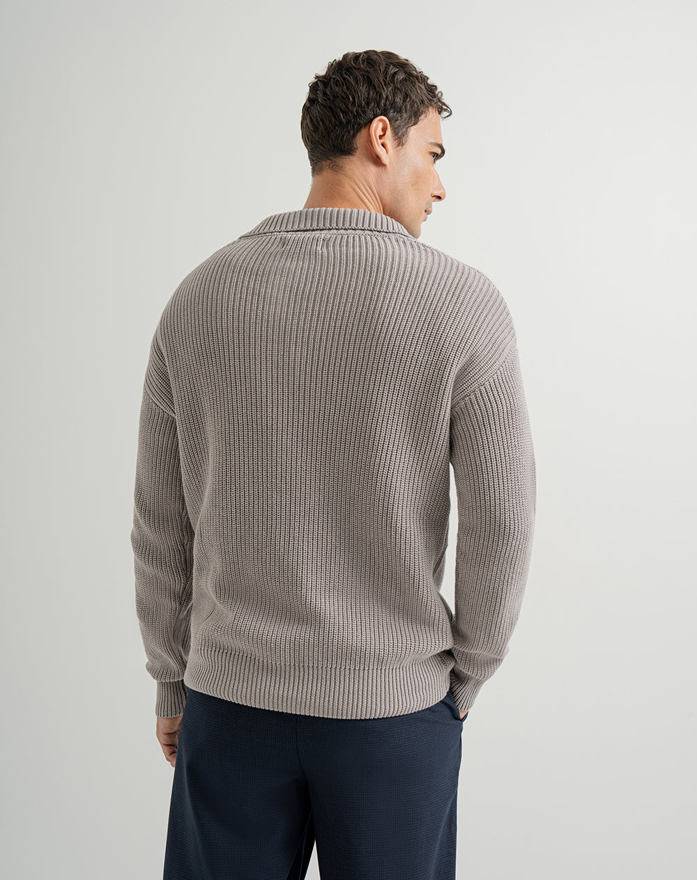 Buzo regular fit gris claro