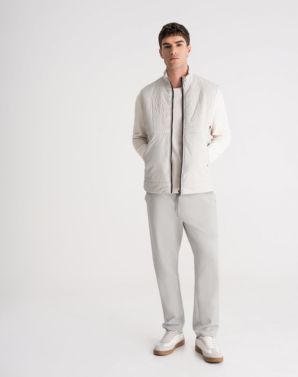 Chaleco regular fit sin capucha gris hombre