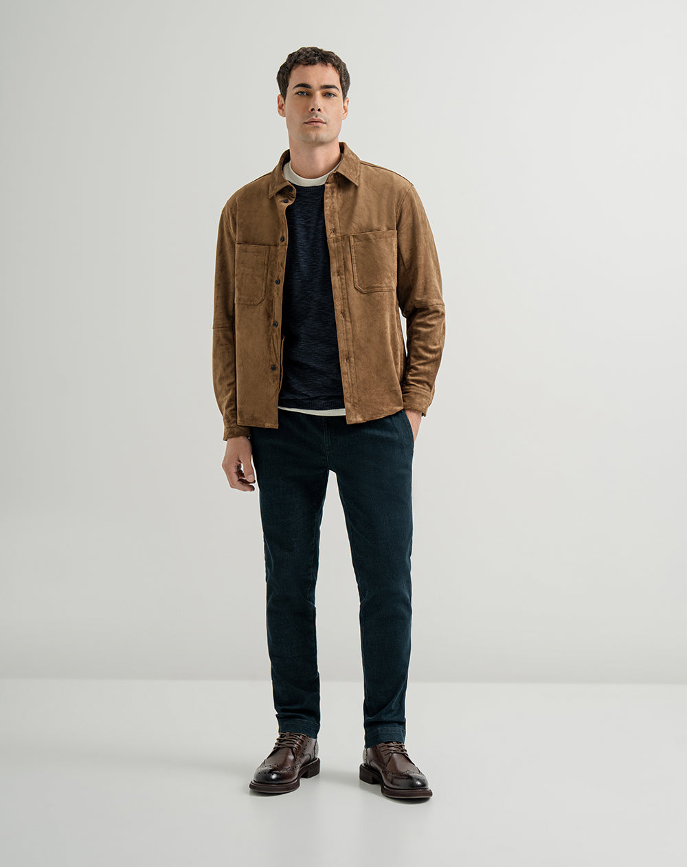 Chaqueta regular efecto gamuza café hombre
