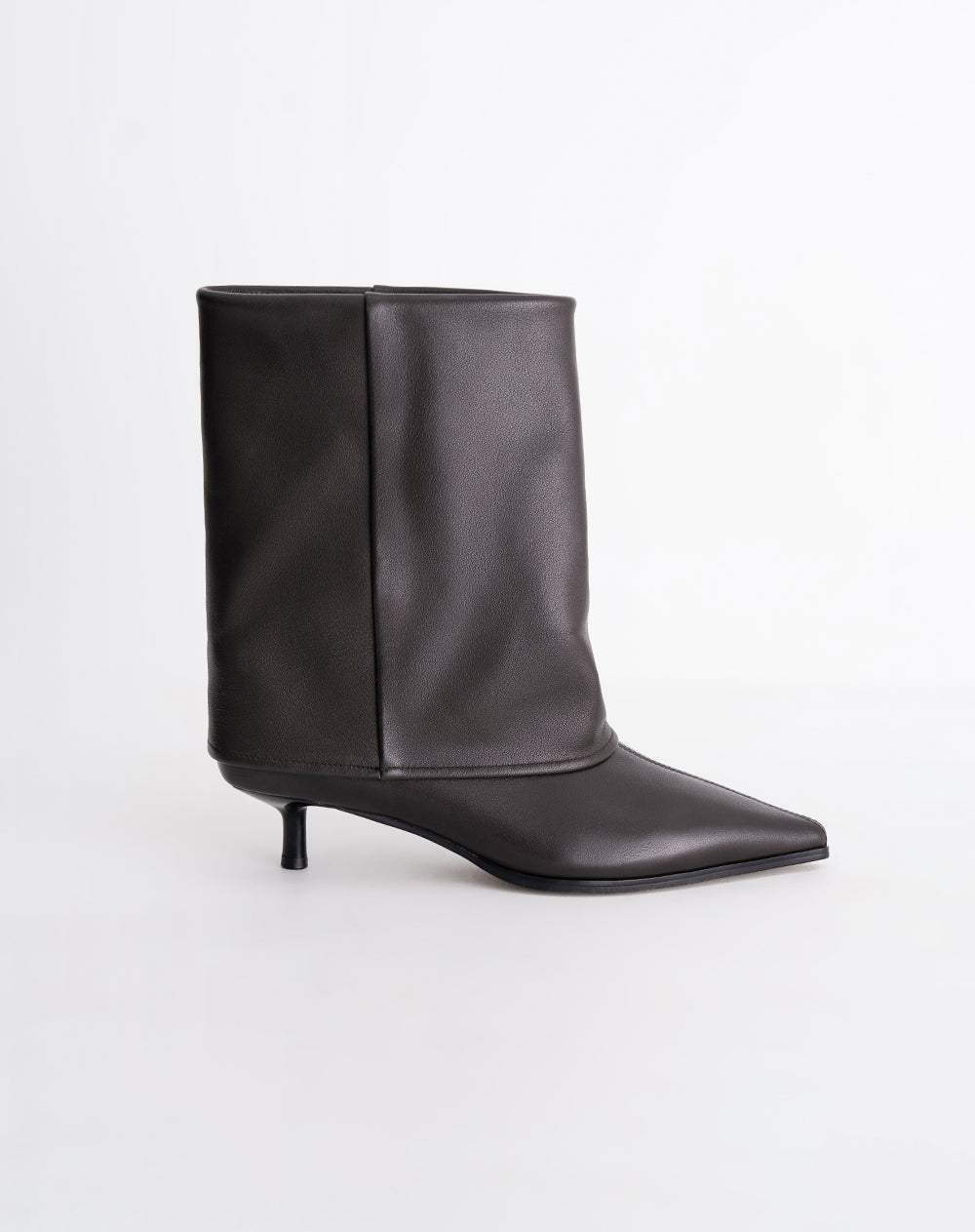 Bota media caña en cuero tacón delgado Ana Beliza