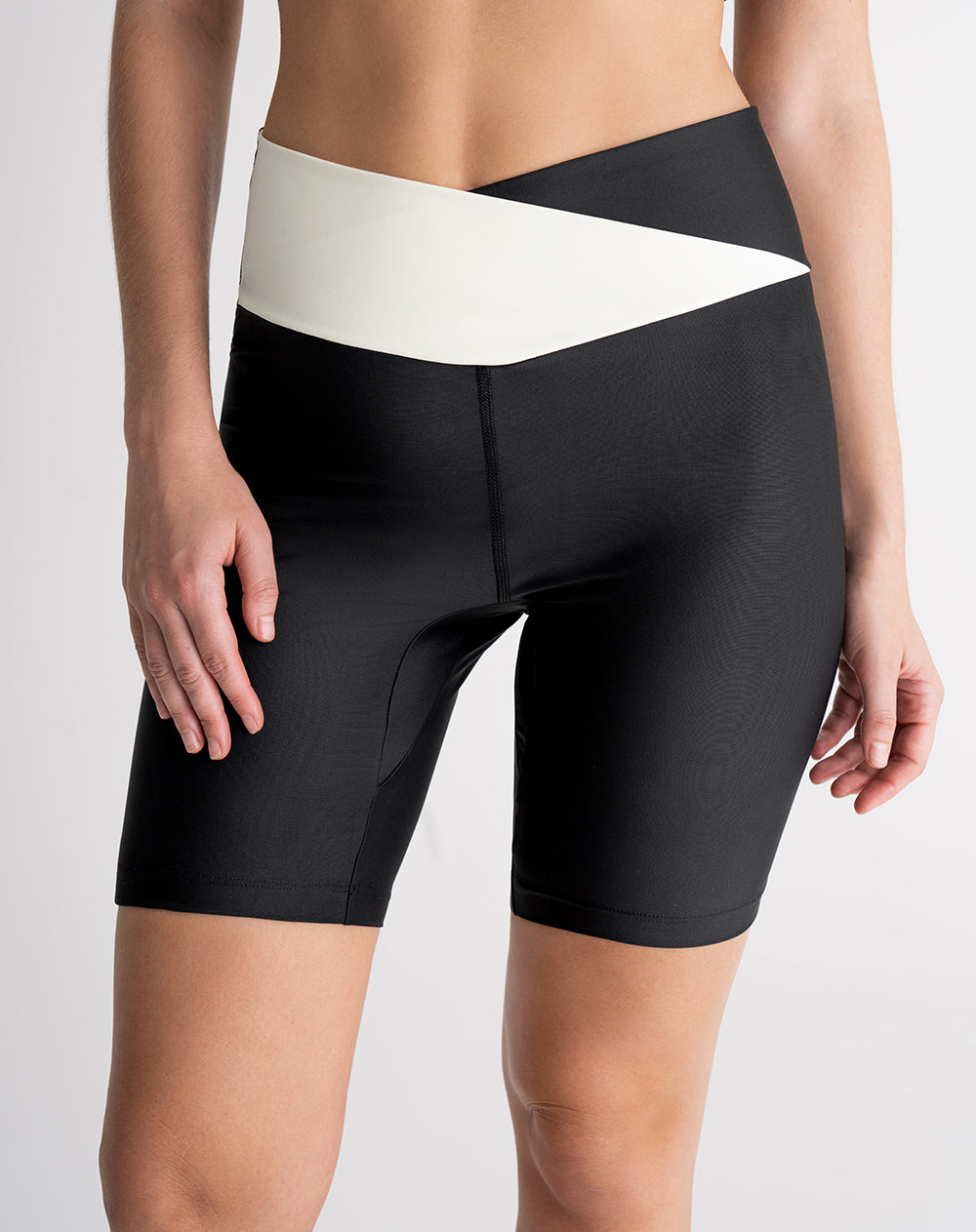 Biker deportivo control humedad negro mujer