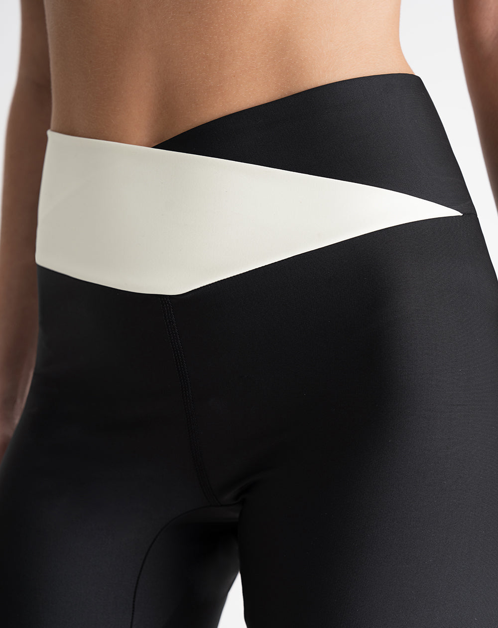 Biker deportivo control humedad negro mujer