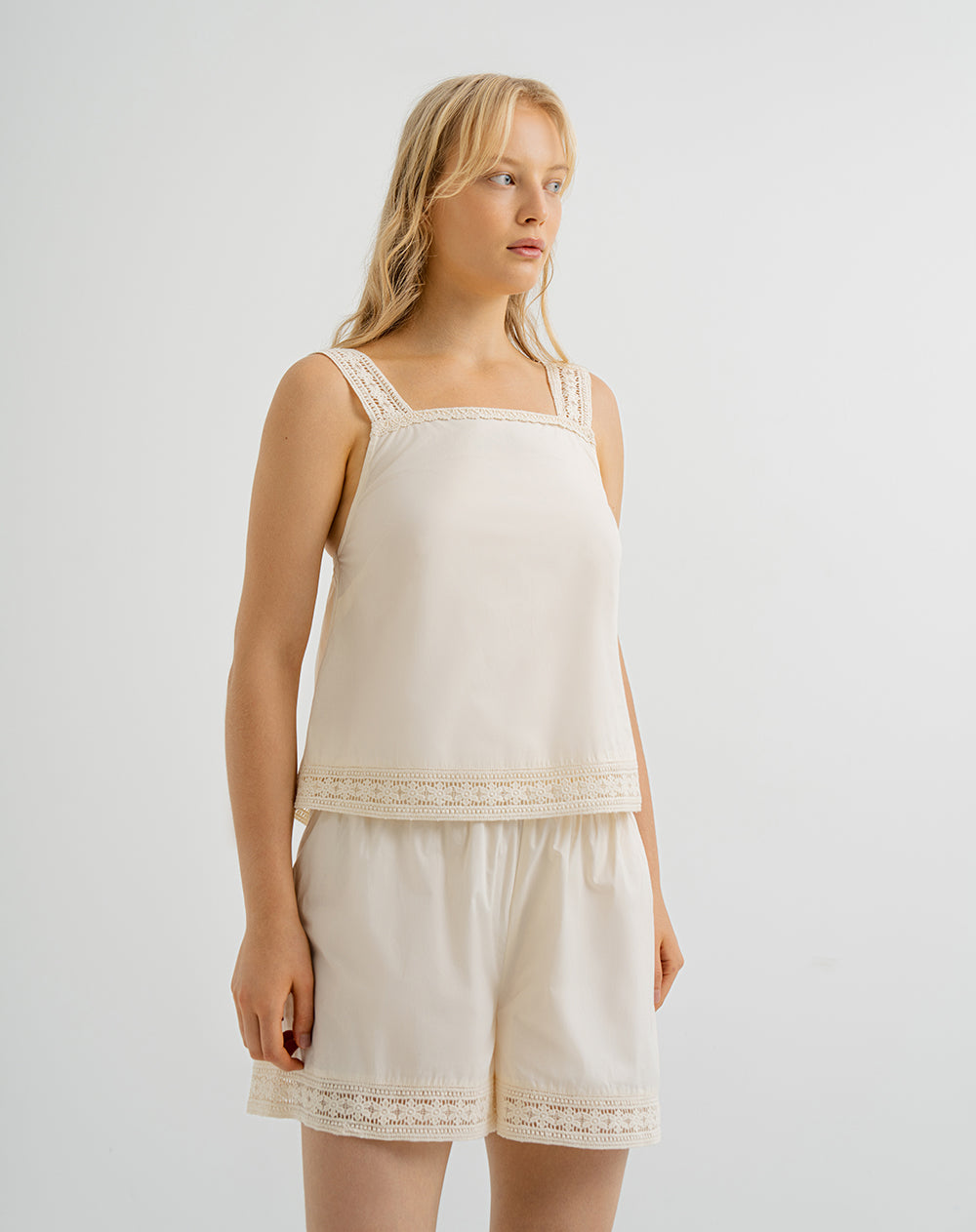 Short pantaloneta crudo