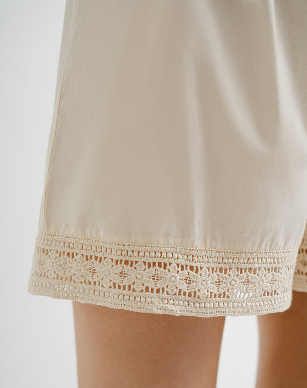 Short pantaloneta crudo