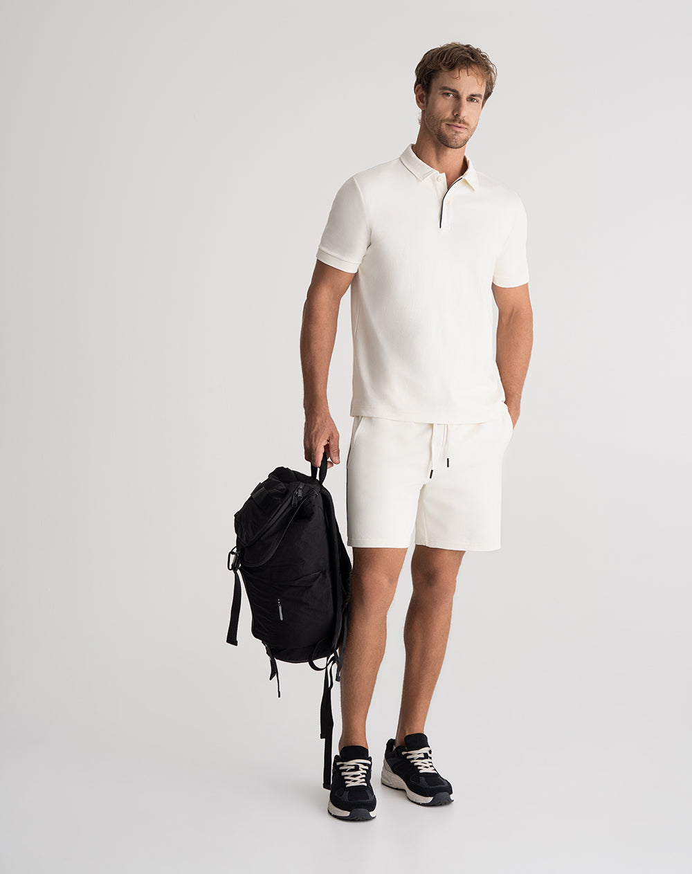 Bermuda algodón sostenible semi ajustada crema para hombre