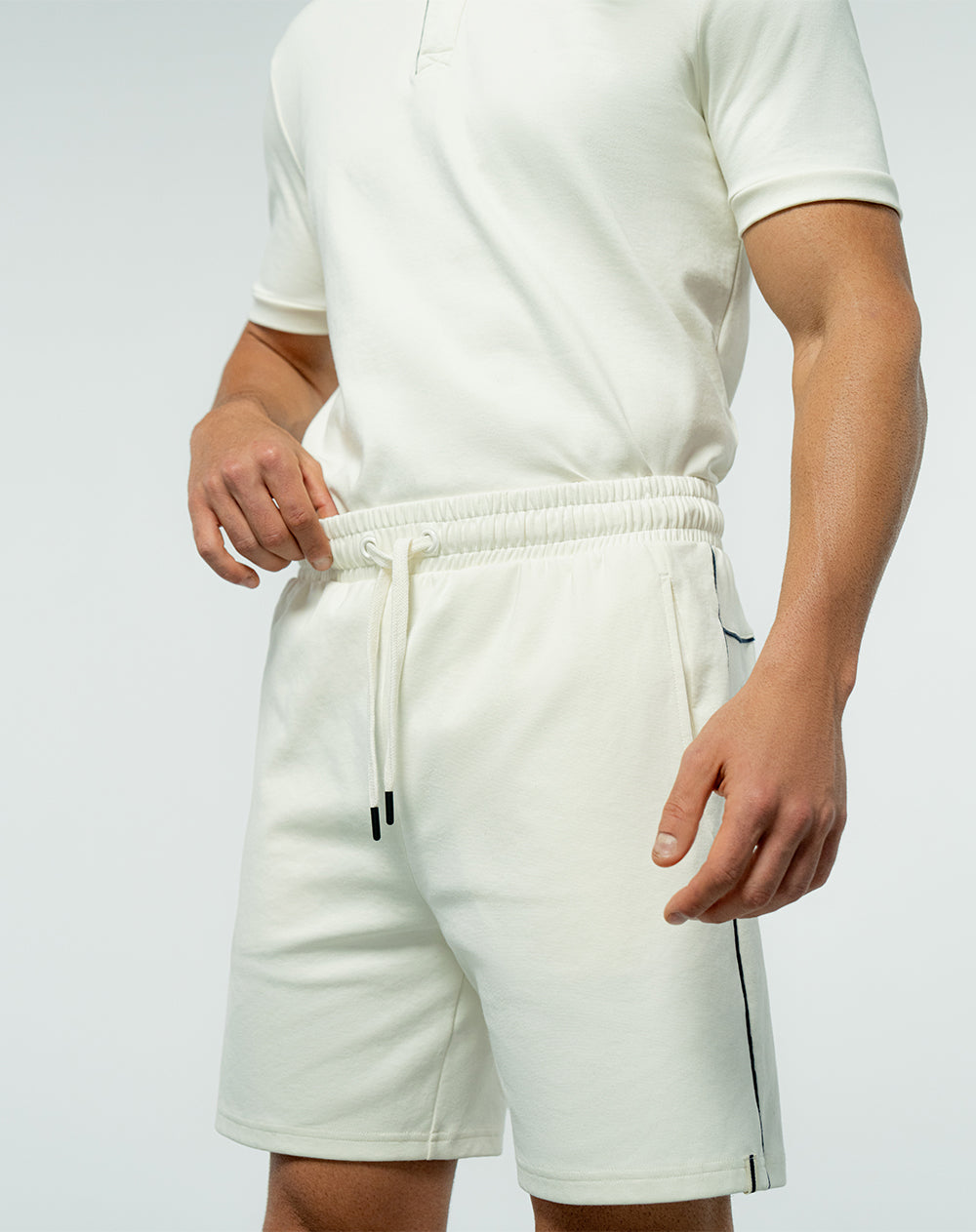 Bermuda algodón sostenible semi ajustada crema para hombre