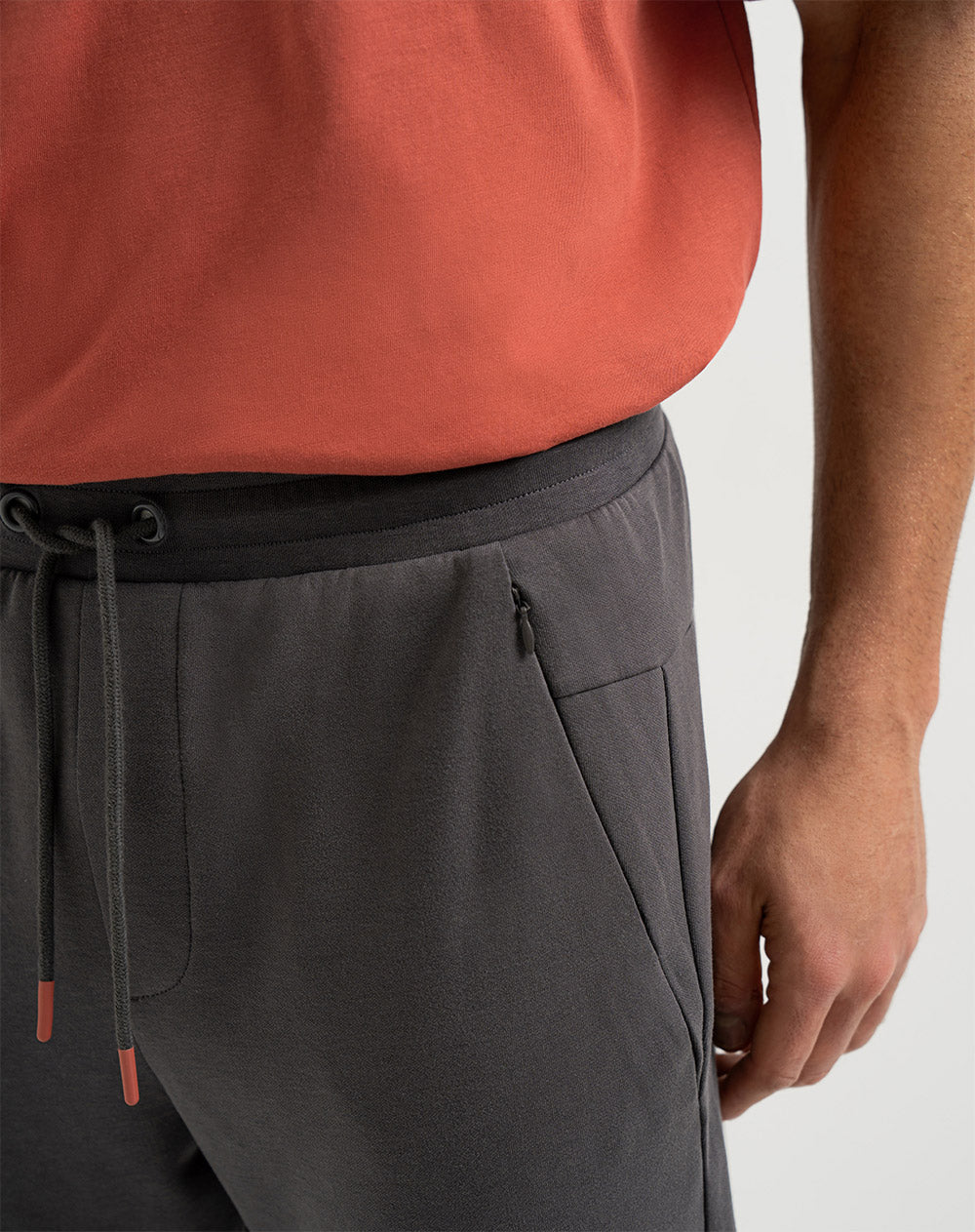 Jogger algodón sostenible semi ajustado gris oscuro para hombre