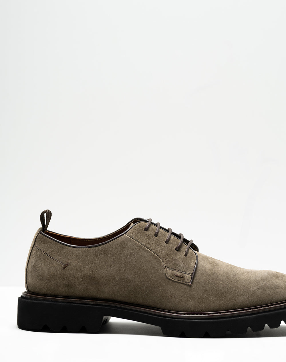 Zapatos oxford en cuero café