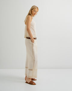 Pantalón relaxed fit tiro alto crudo