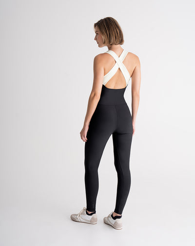 Enterizo deportivo control humedad negro mujer