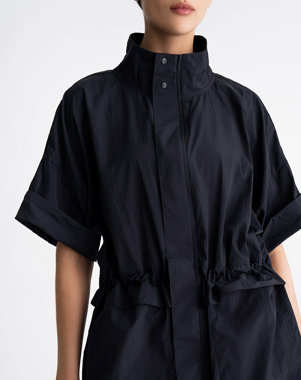 Chaleco rompevientos ajustable en cintura negro mujer