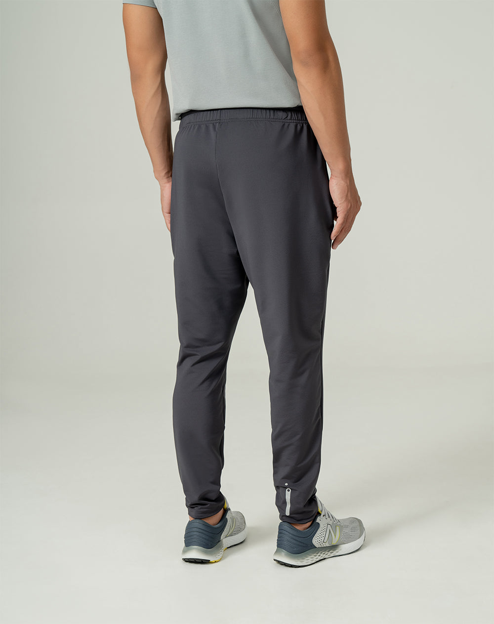 Jogger antibacterial gris para hombre