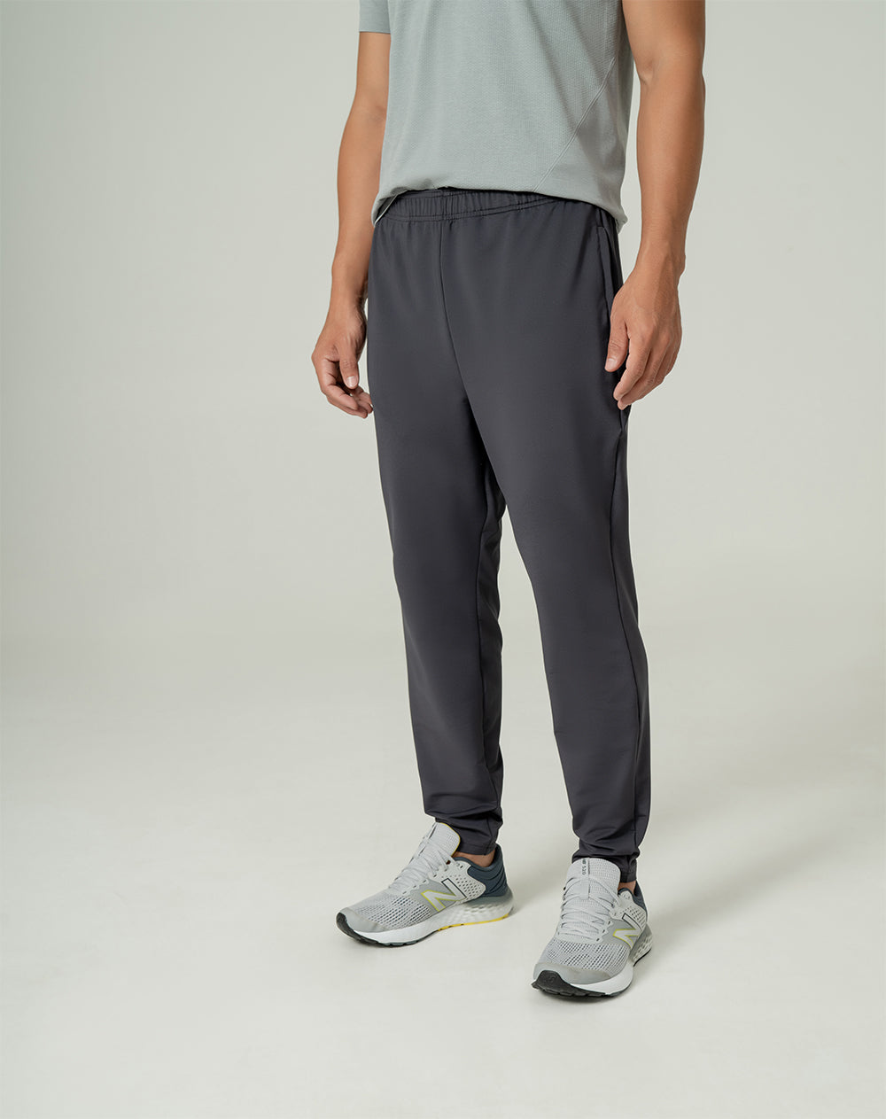 Jogger regular fit tiro medio gris