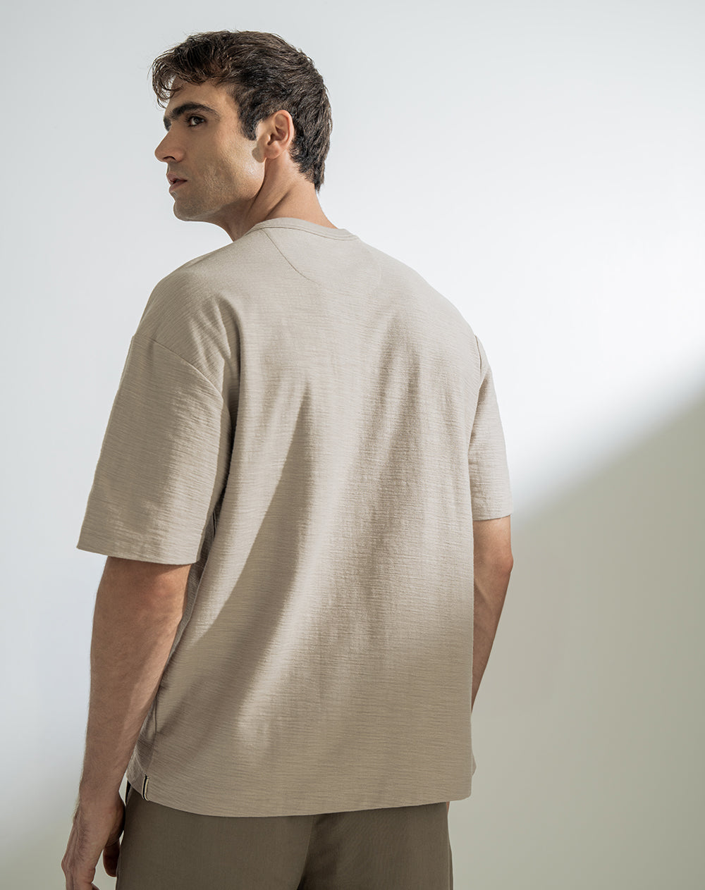 Camiseta regular fit manga corta habana