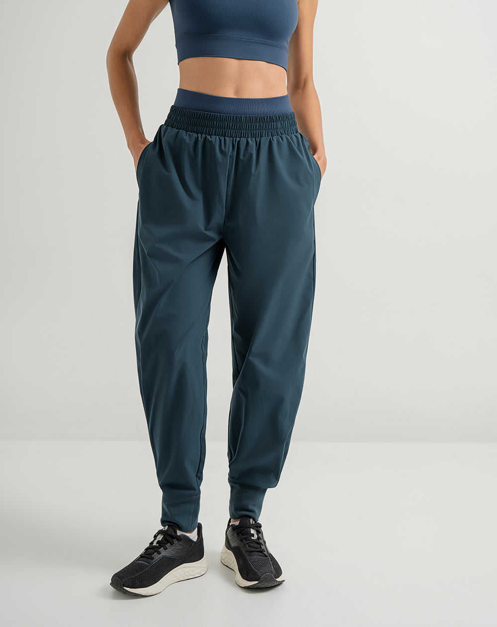 Pantalón regular fit tiro alto azul