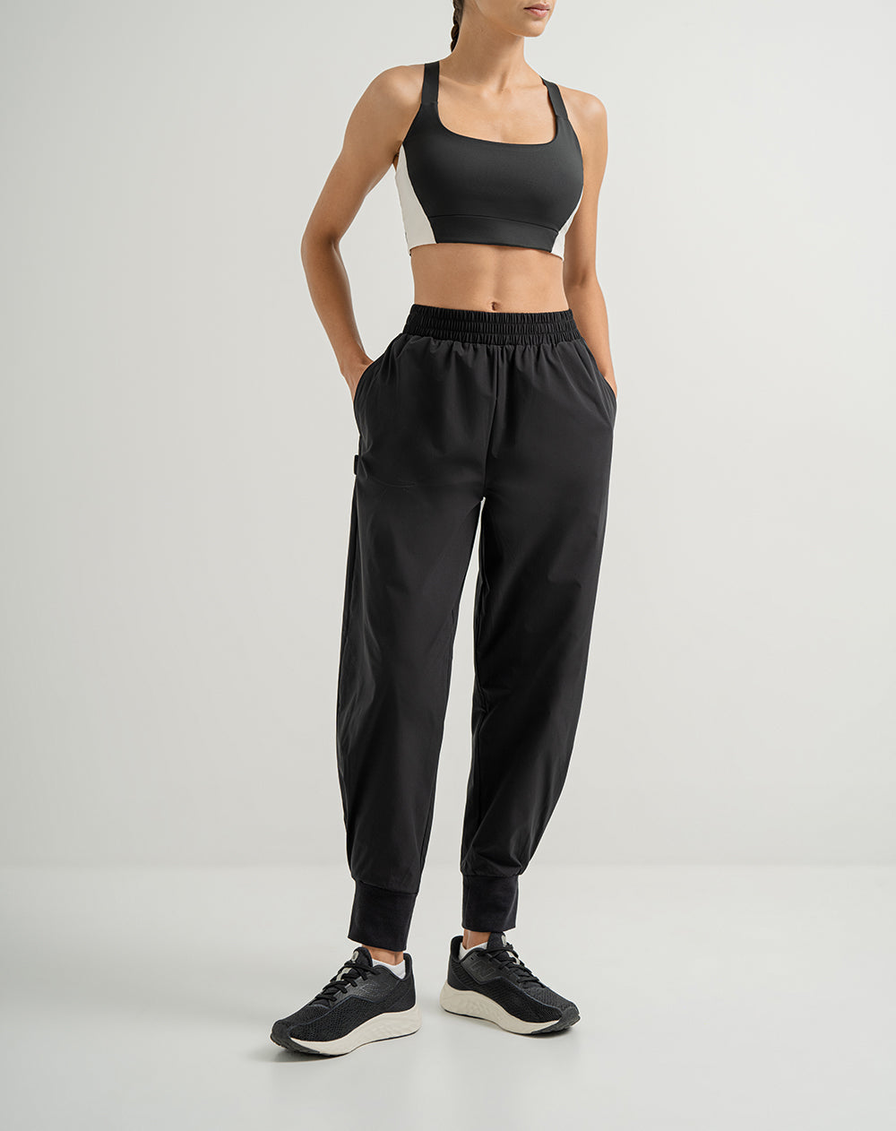 Pantalón regular fit tiro alto negro