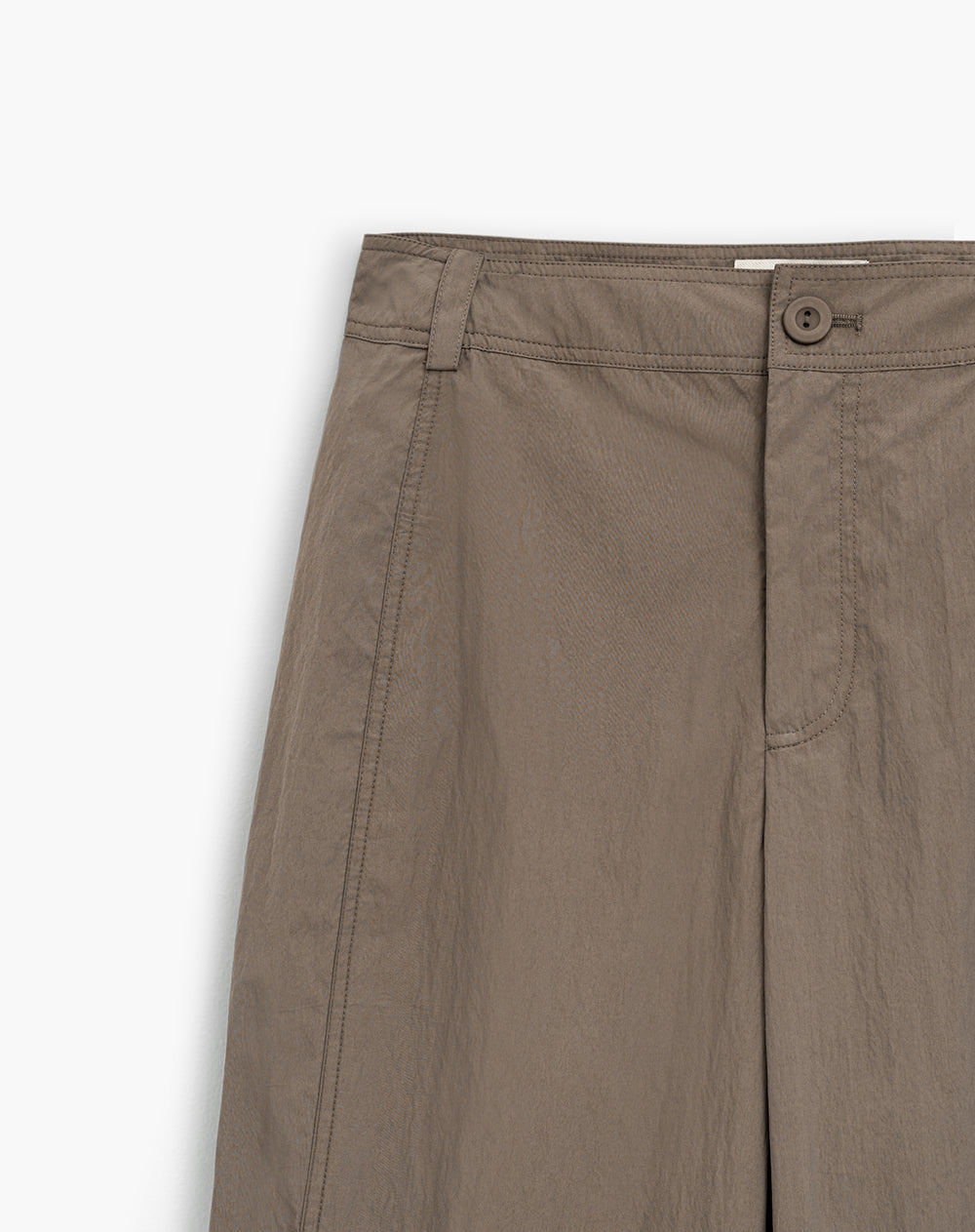 Pantalón regular fit tiro alto cafe