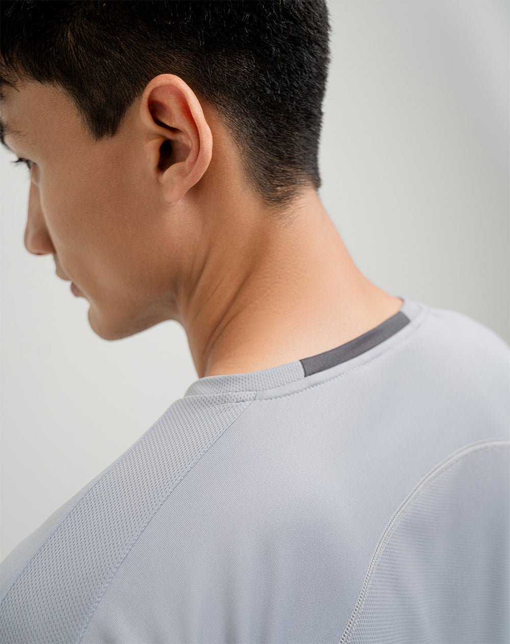 Camiseta deportiva  hombre control humedad gris