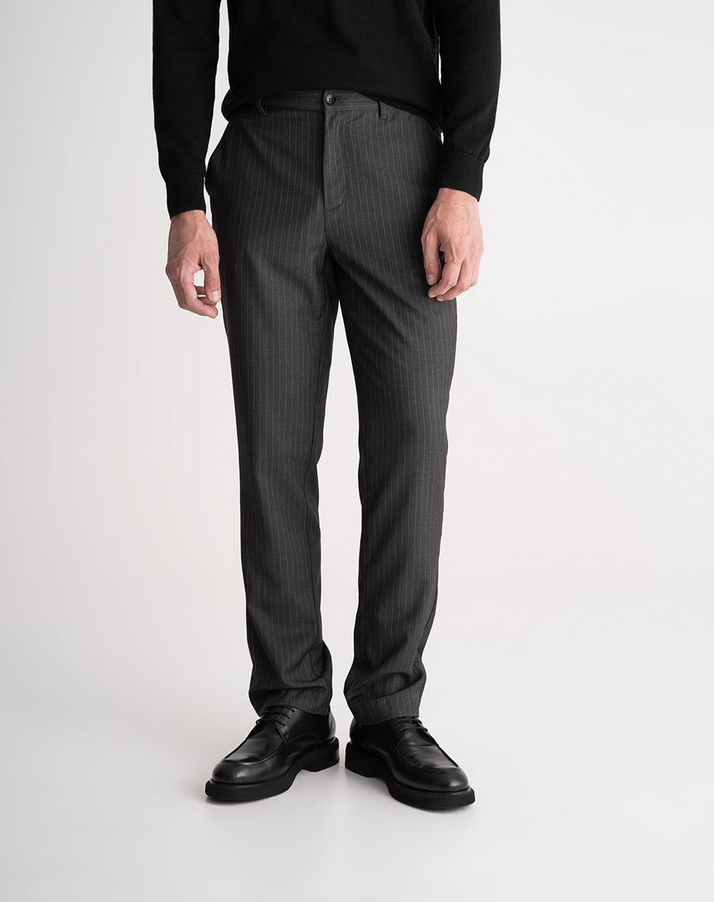 Pantalón recto gris hombre