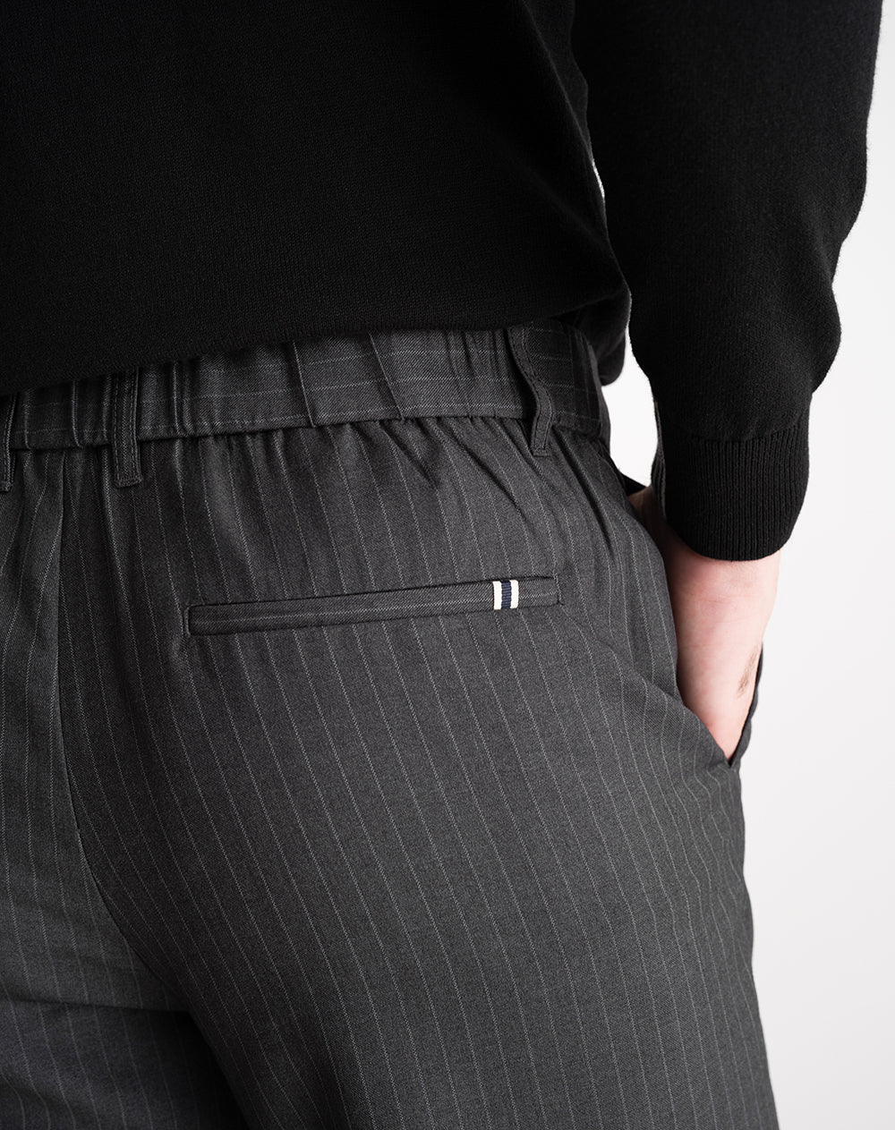 Pantalón recto gris hombre