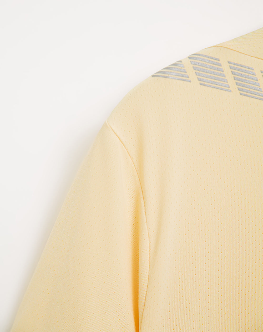 Camiseta deportiva hombre control humedad amarilla