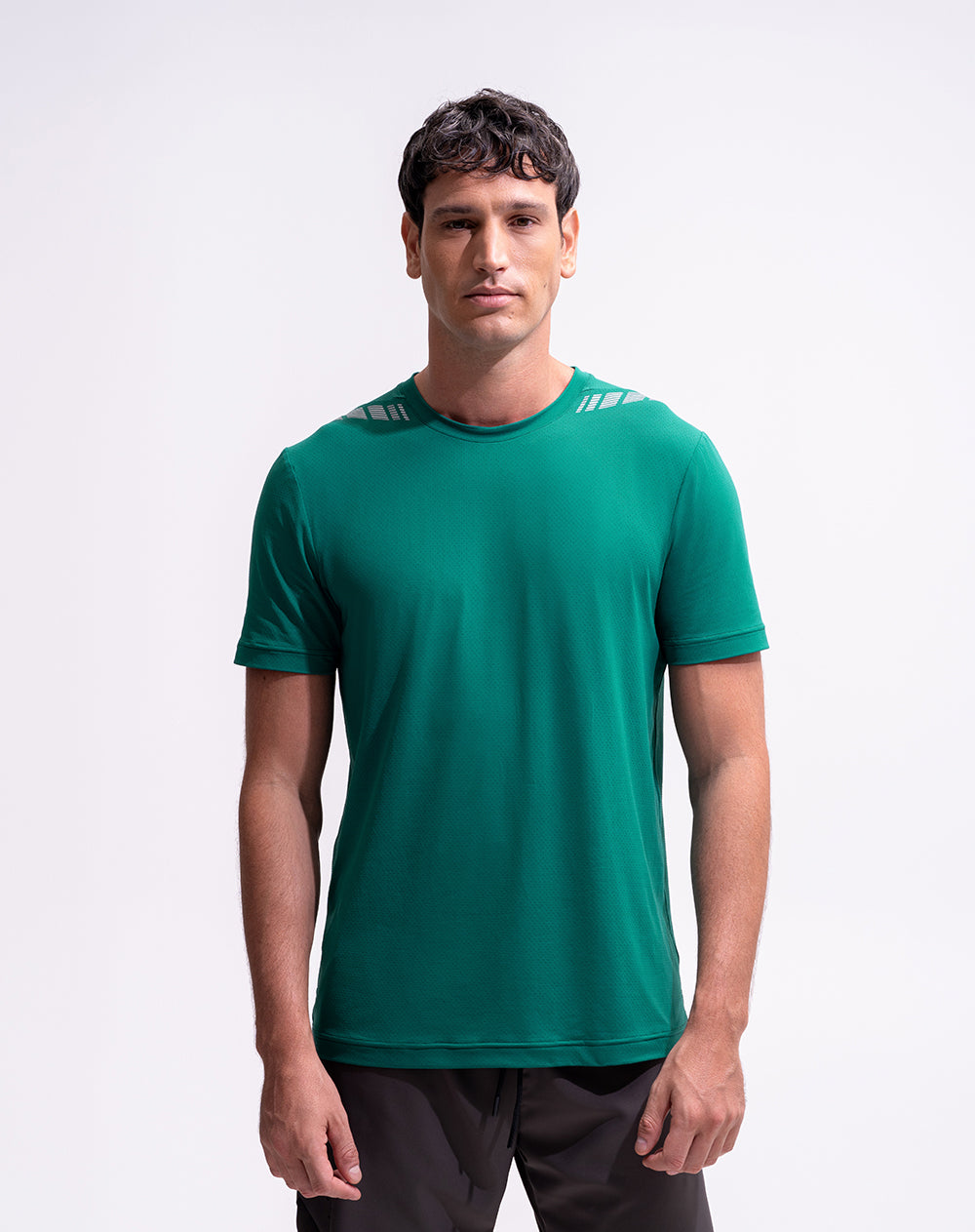 Camiseta deportiva control humedad verde hombre