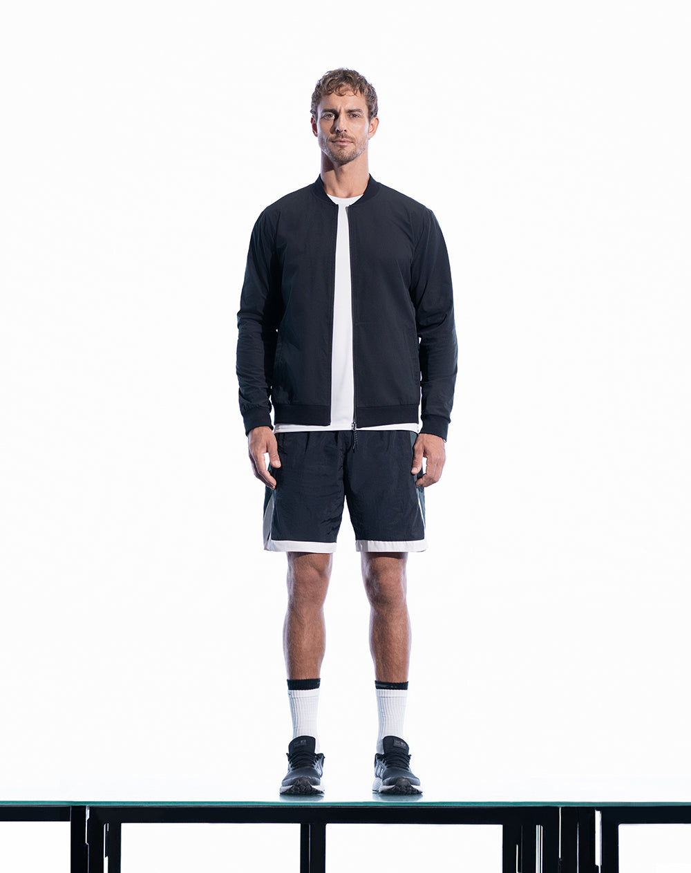 Chaqueta regular fit sin capucha negra