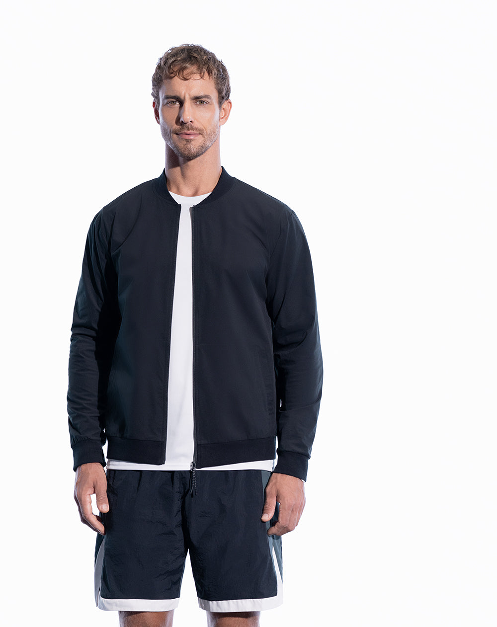 Chaqueta regular fit sin capucha negra