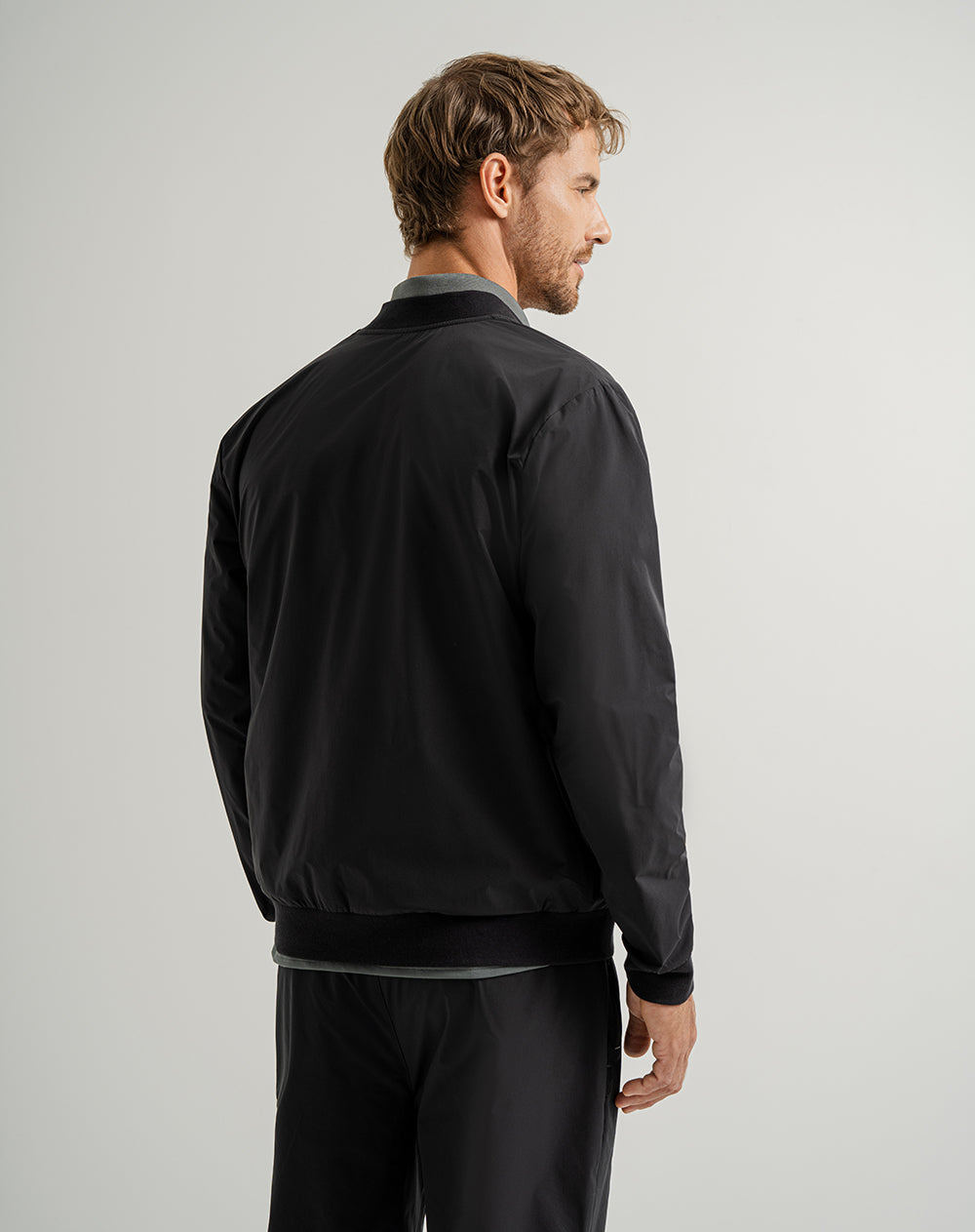 Chaqueta tipo bomber negra para hombre