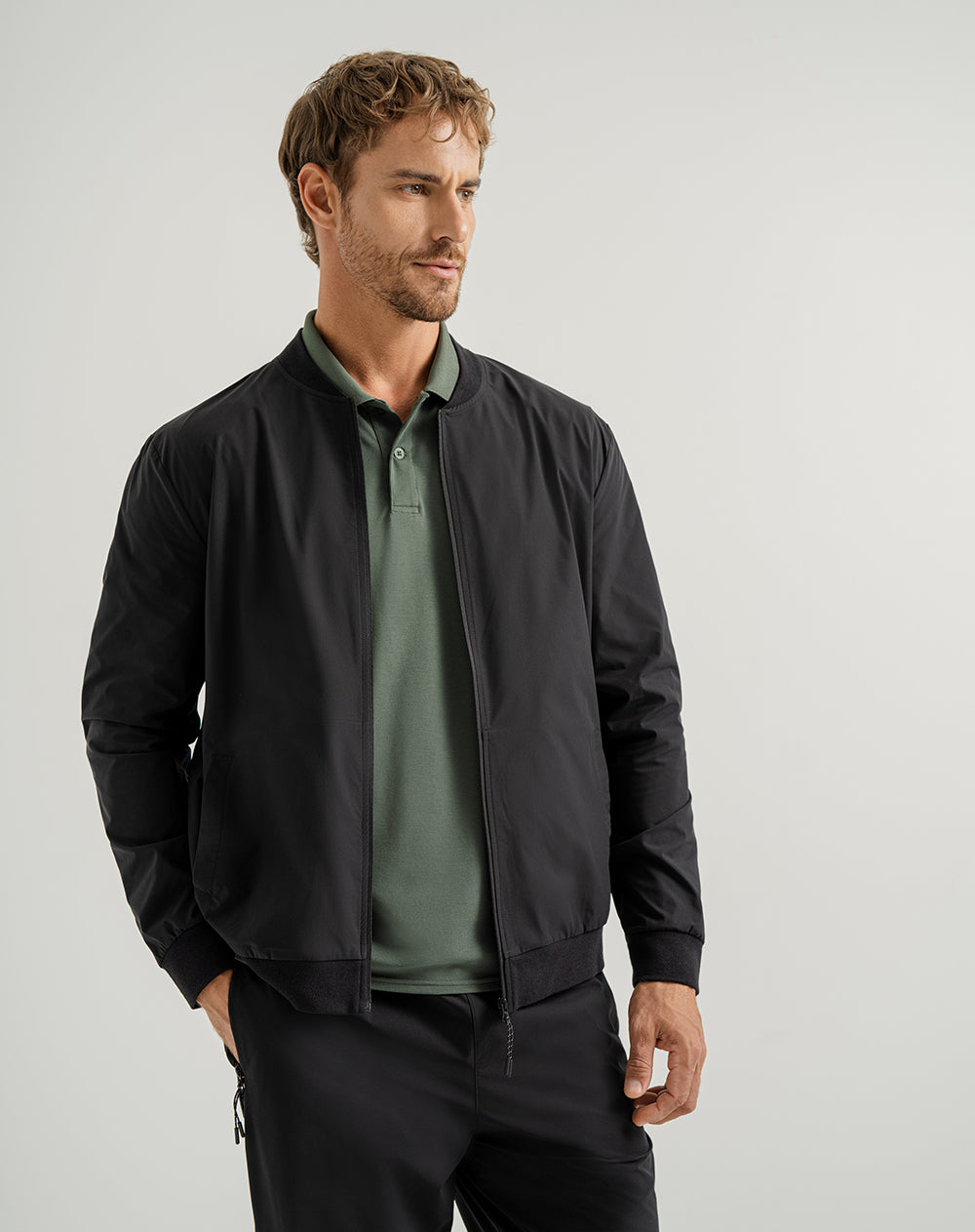 Chaqueta tipo bomber negra para hombre