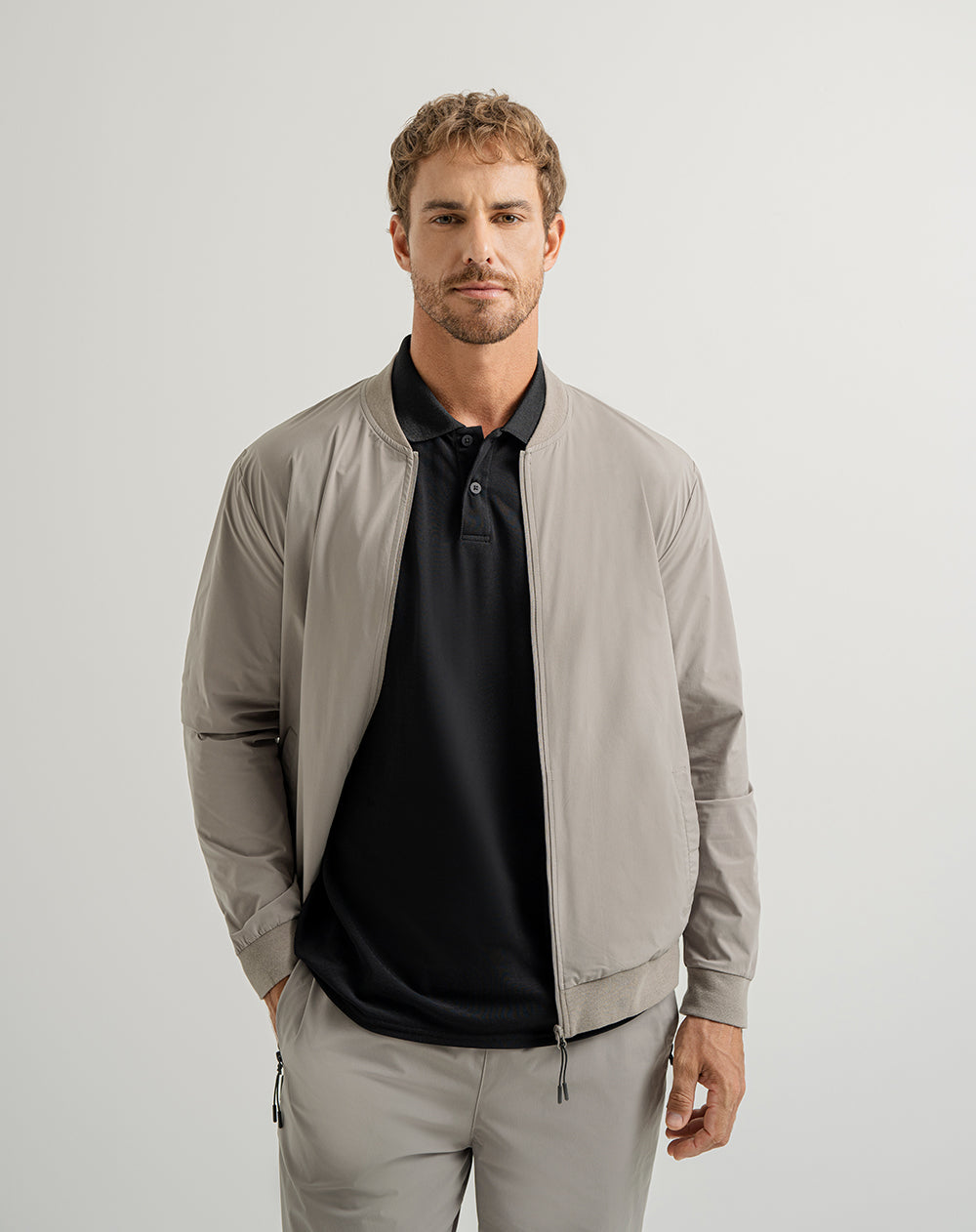 Chaqueta regular fit sin capucha taupe