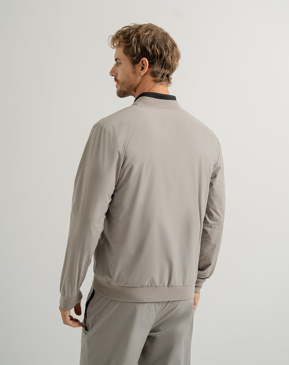 Chaqueta tipo bomber taupe para hombre