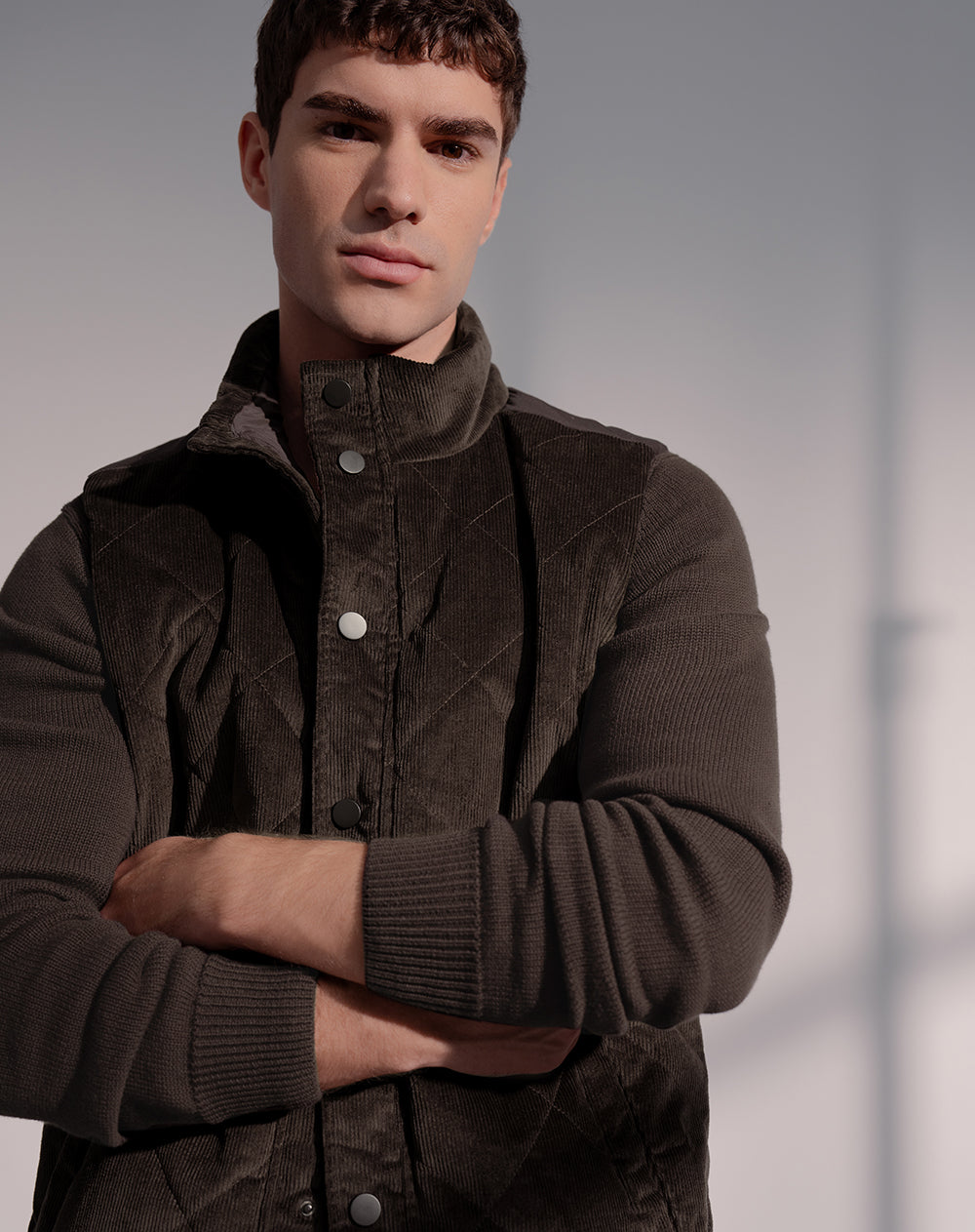 Chaleco regular fit acolchado café hombre