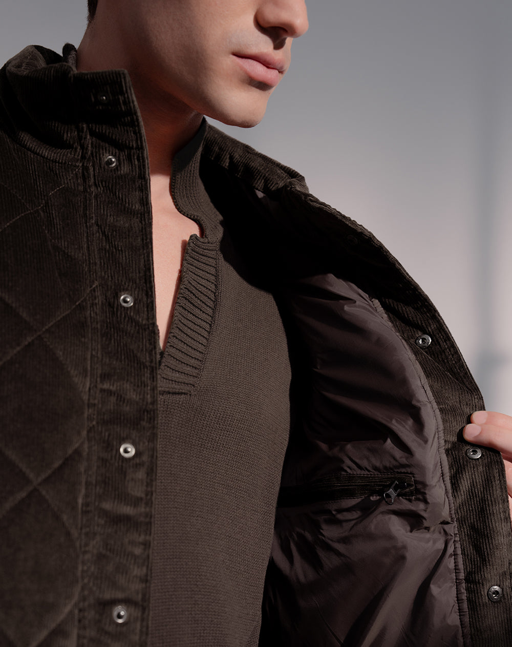 Chaleco regular fit acolchado café hombre