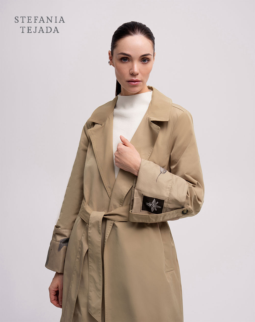 Chaqueta trench coat habano Stefania Tejada