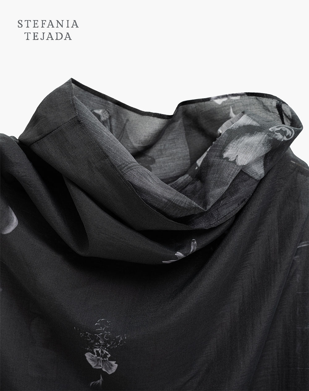 Blusa cuello alto drapeado estampada Stefania Tejada