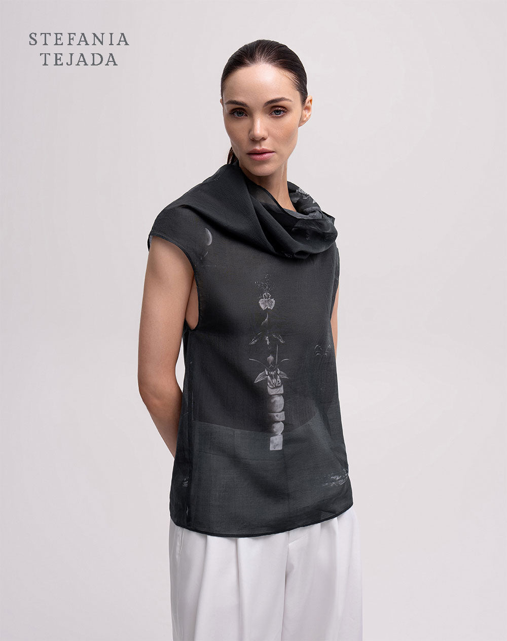 Blusa cuello alto drapeado estampada Stefania Tejada