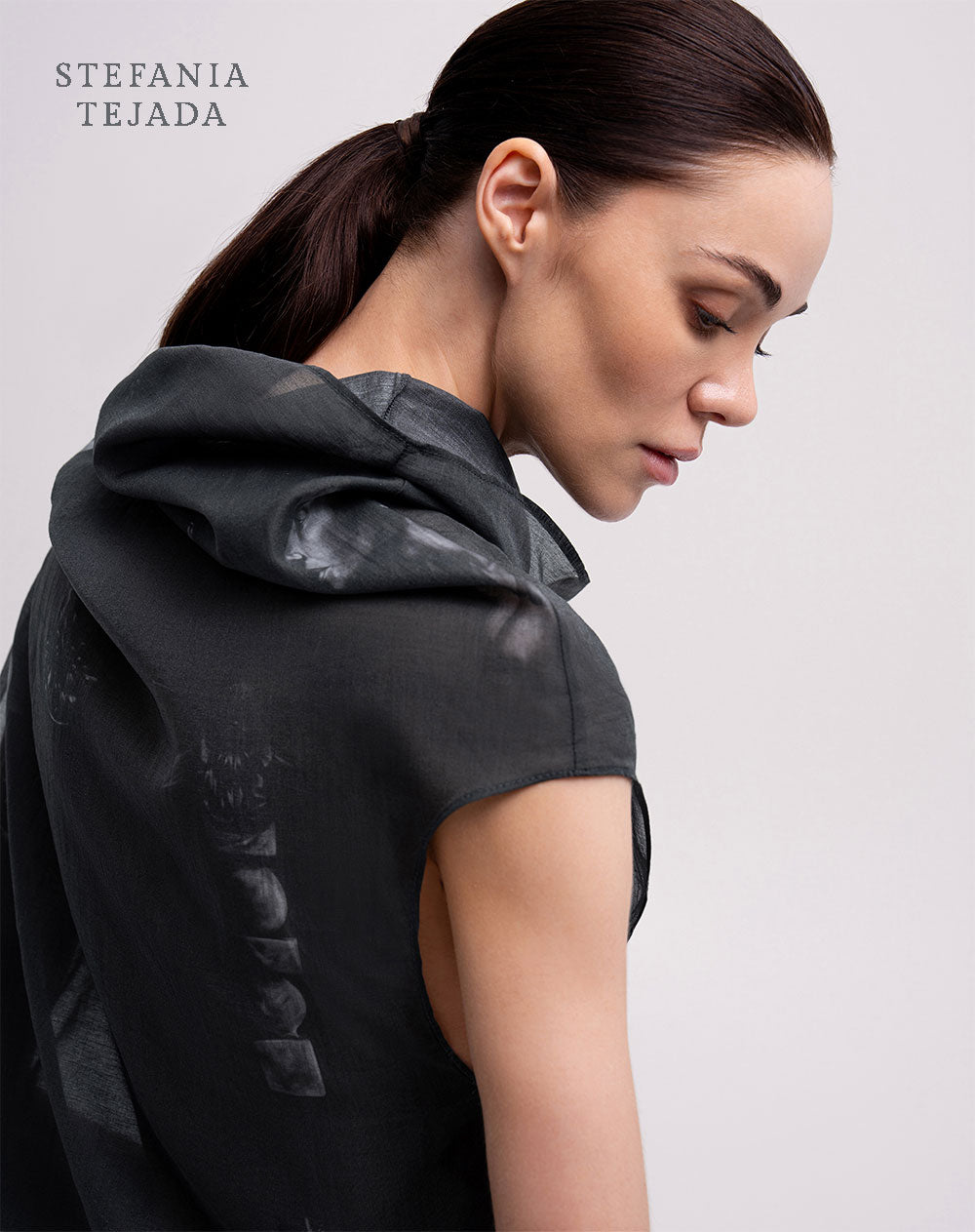 Blusa cuello alto drapeado estampada Stefania Tejada