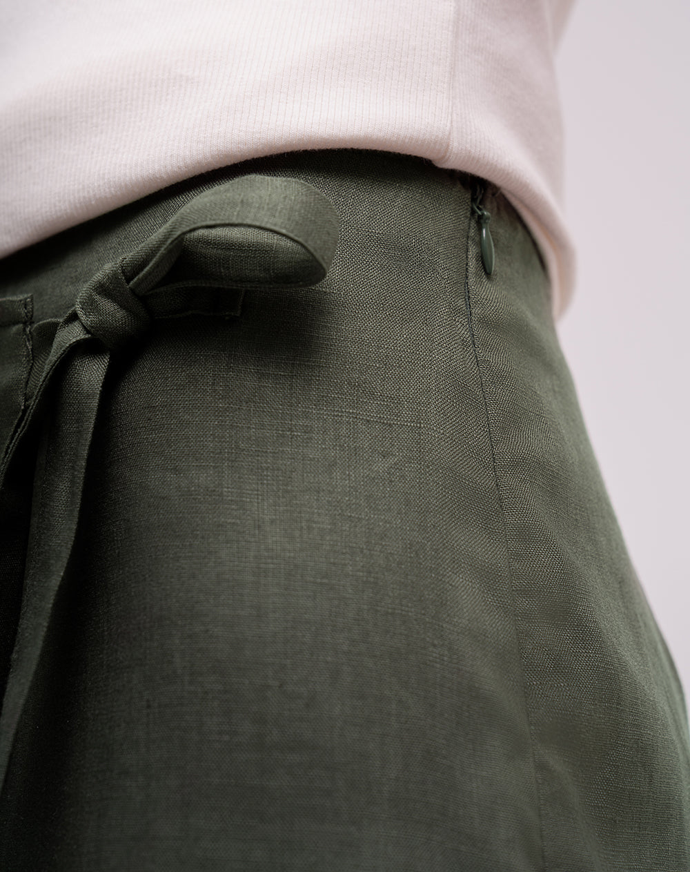 Pantalón loose tiro alto en lino verde mujer
