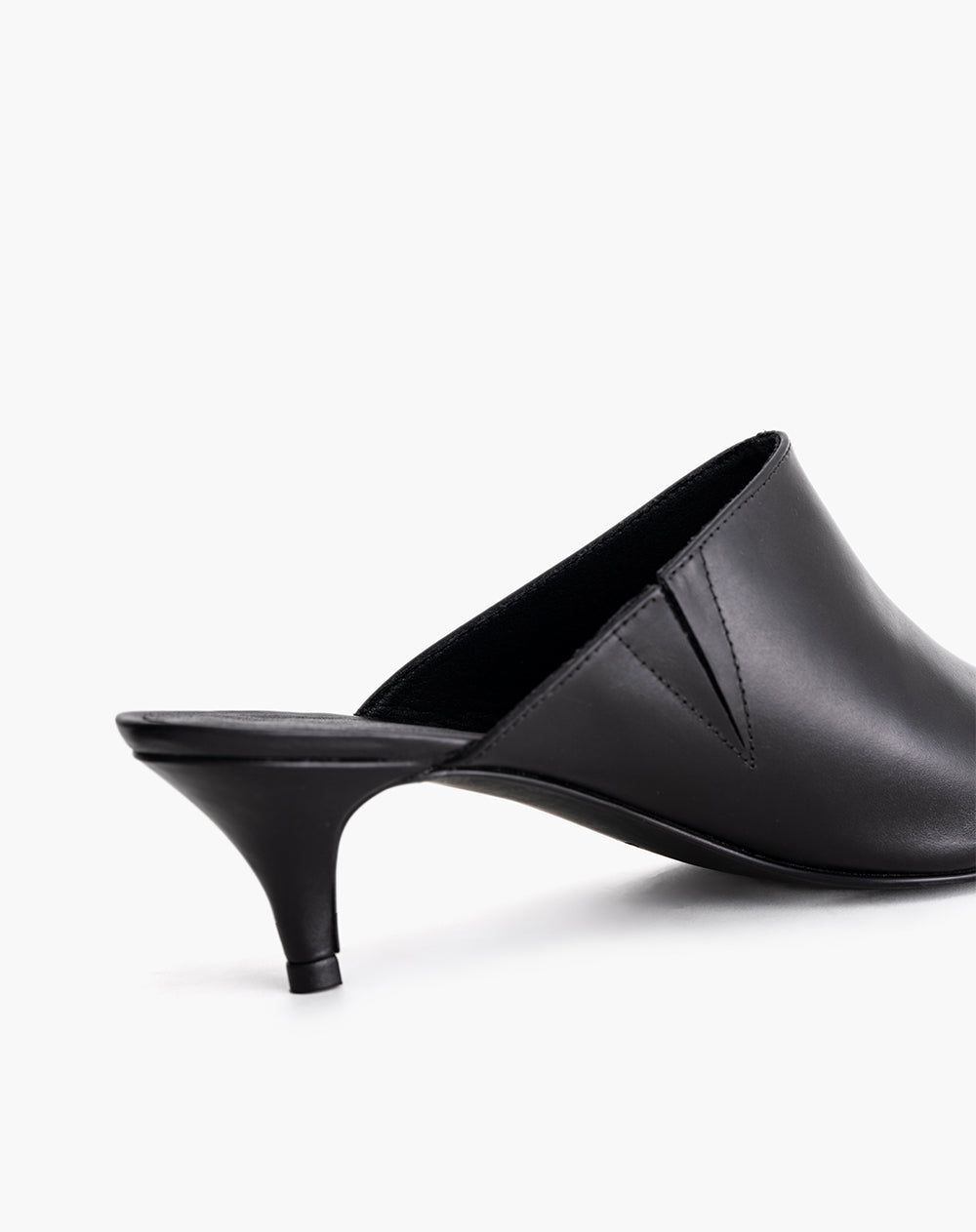 Zapatos tipo mule cuero negro mujer