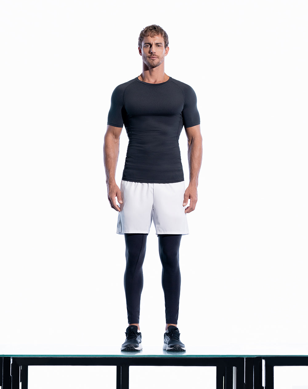 Camiseta skinny fit manga corta negra
