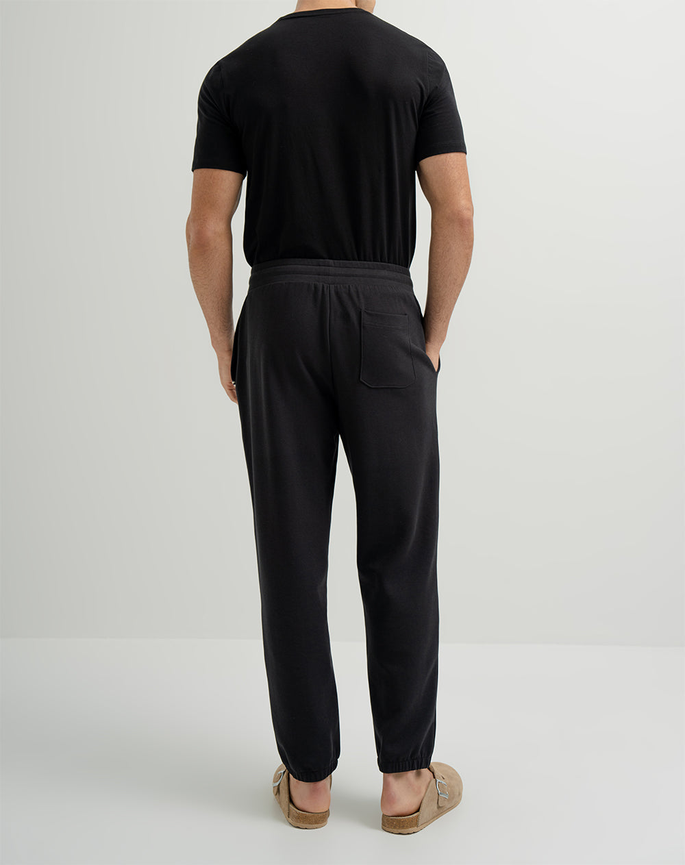 Jogger algodón sostenible semi ajustado negra para hombre