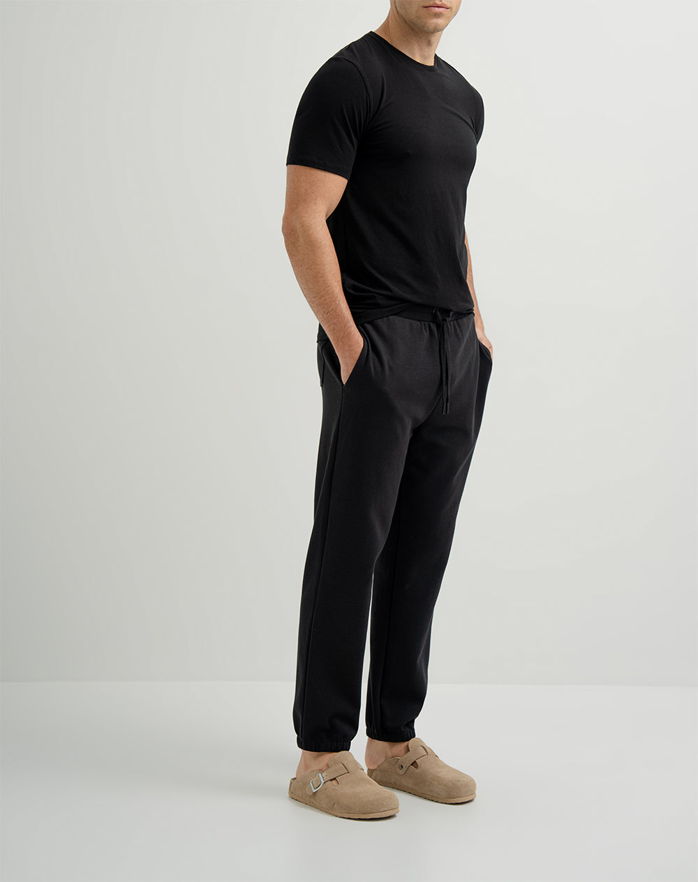 Jogger algodón sostenible semi ajustado negra para hombre