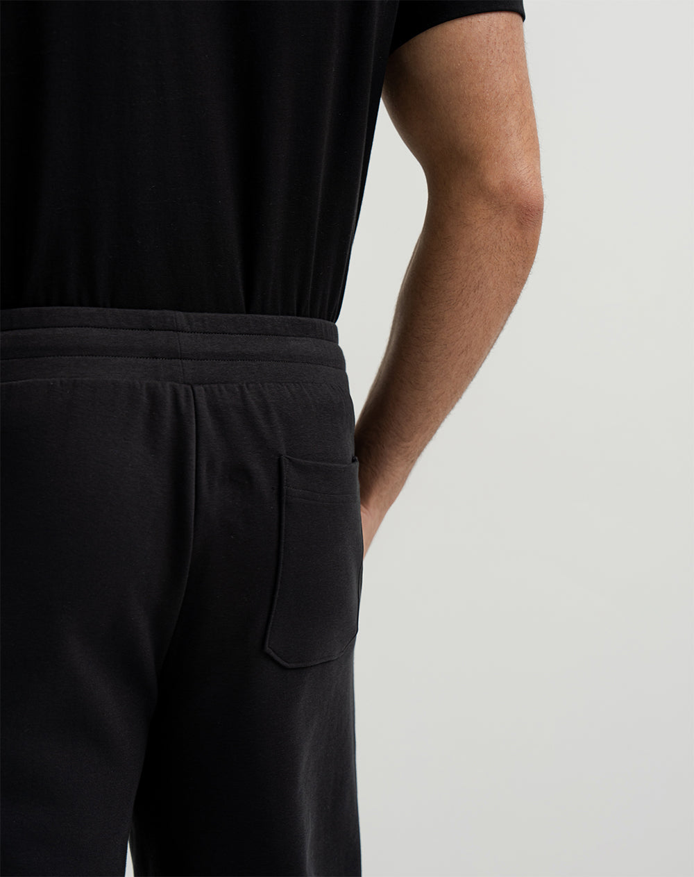 Jogger algodón sostenible semi ajustado negra para hombre