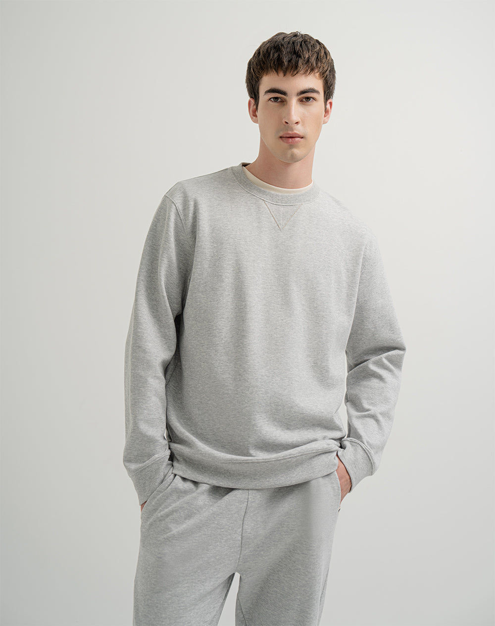 Buzo en algodón sostenible gris claro para hombre