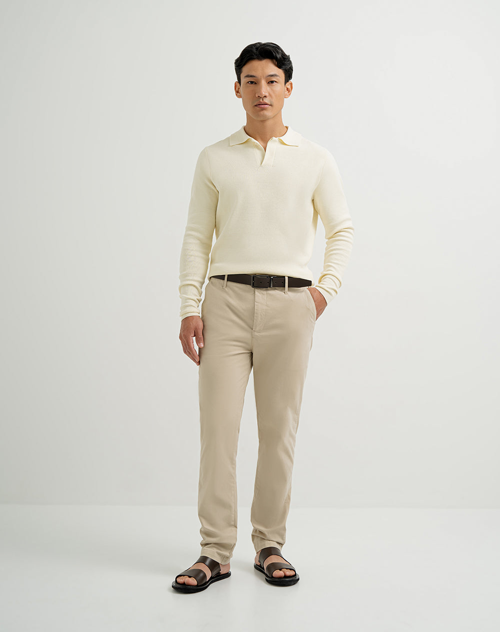 Buzo regular fit crema