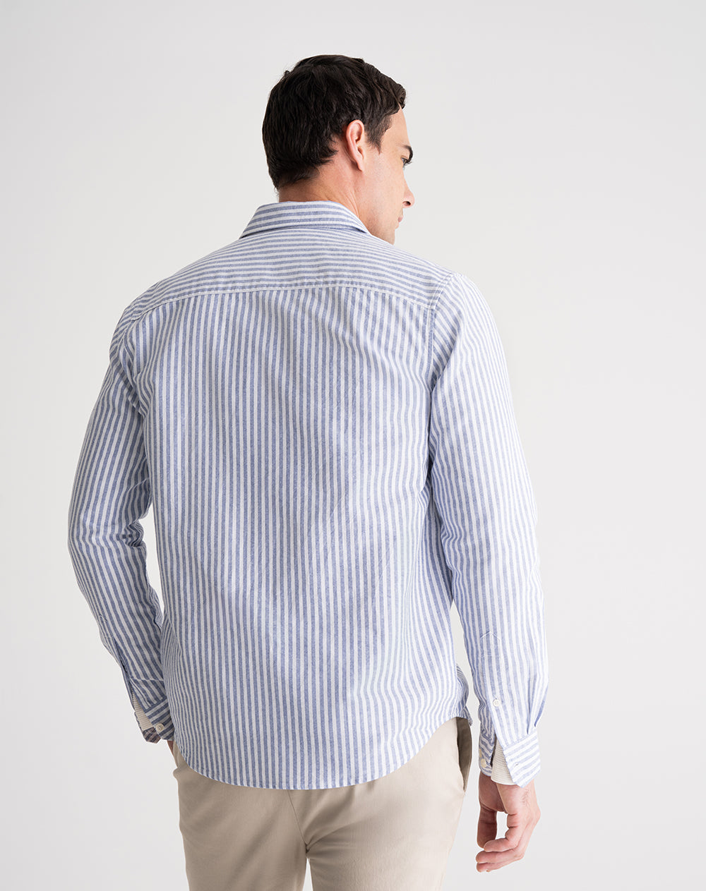 Camisa regular fit manga larga azul con rayas