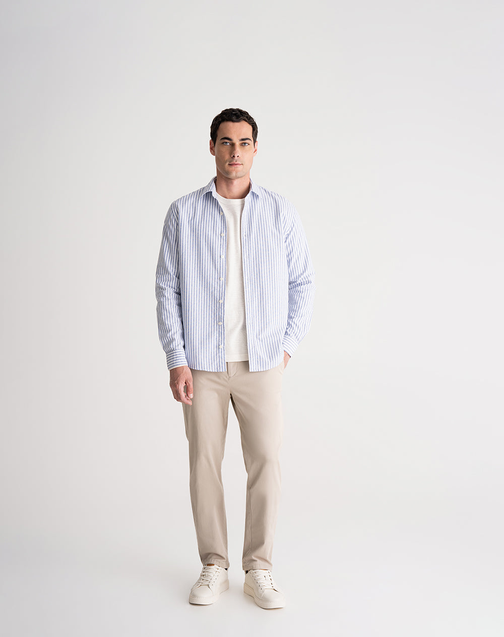 Camisa regular fit manga larga azul con rayas